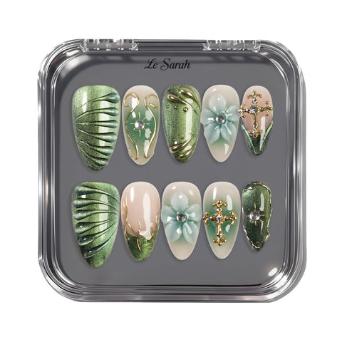 Deep Green & White Floral