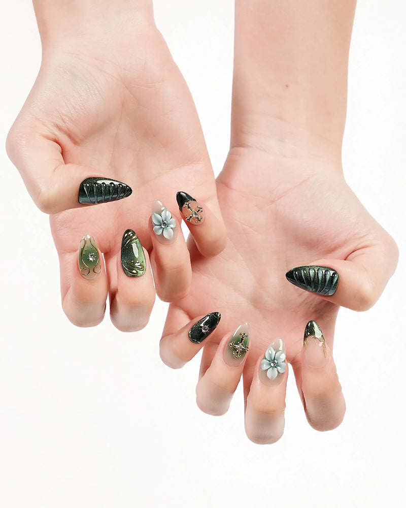 Deep Green & White Floral