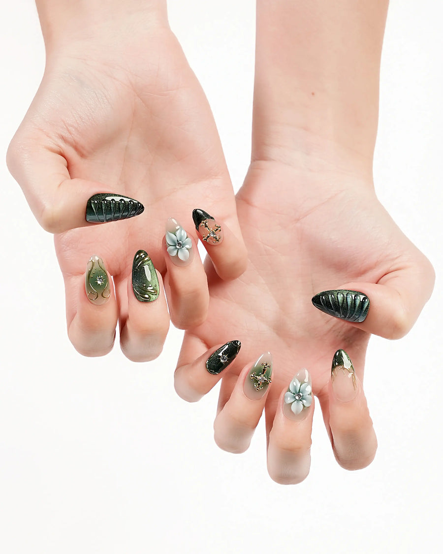 Deep Green & White Floral