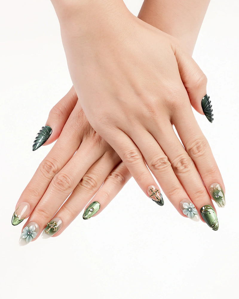 Deep Green & White Floral