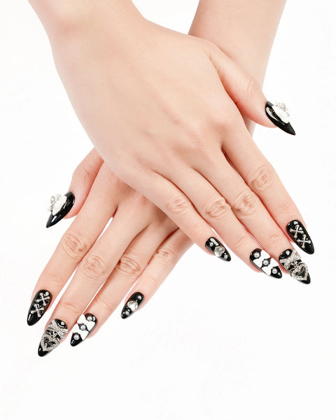 Monochrome Lolita